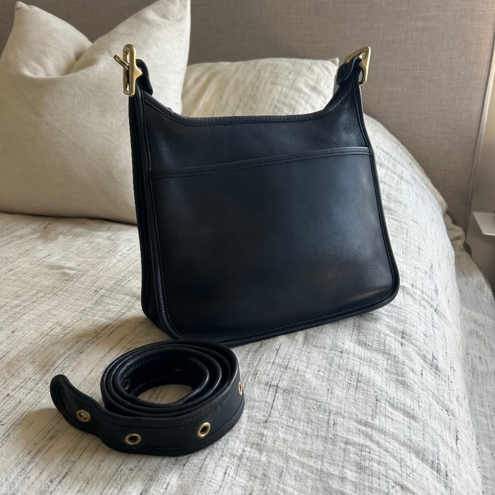 Authentic Vintage Coach Legacy Zip in Black #9966